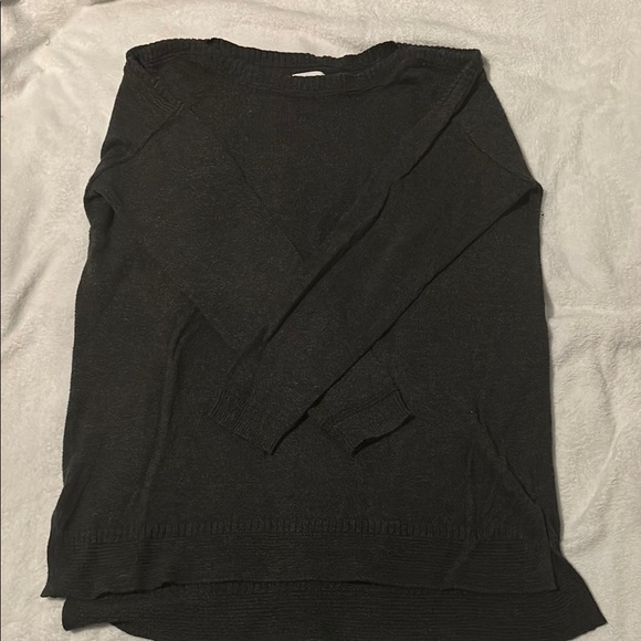 Old Navy Gray Crew Neck Sweater Classic Style - Picture 3 of 3